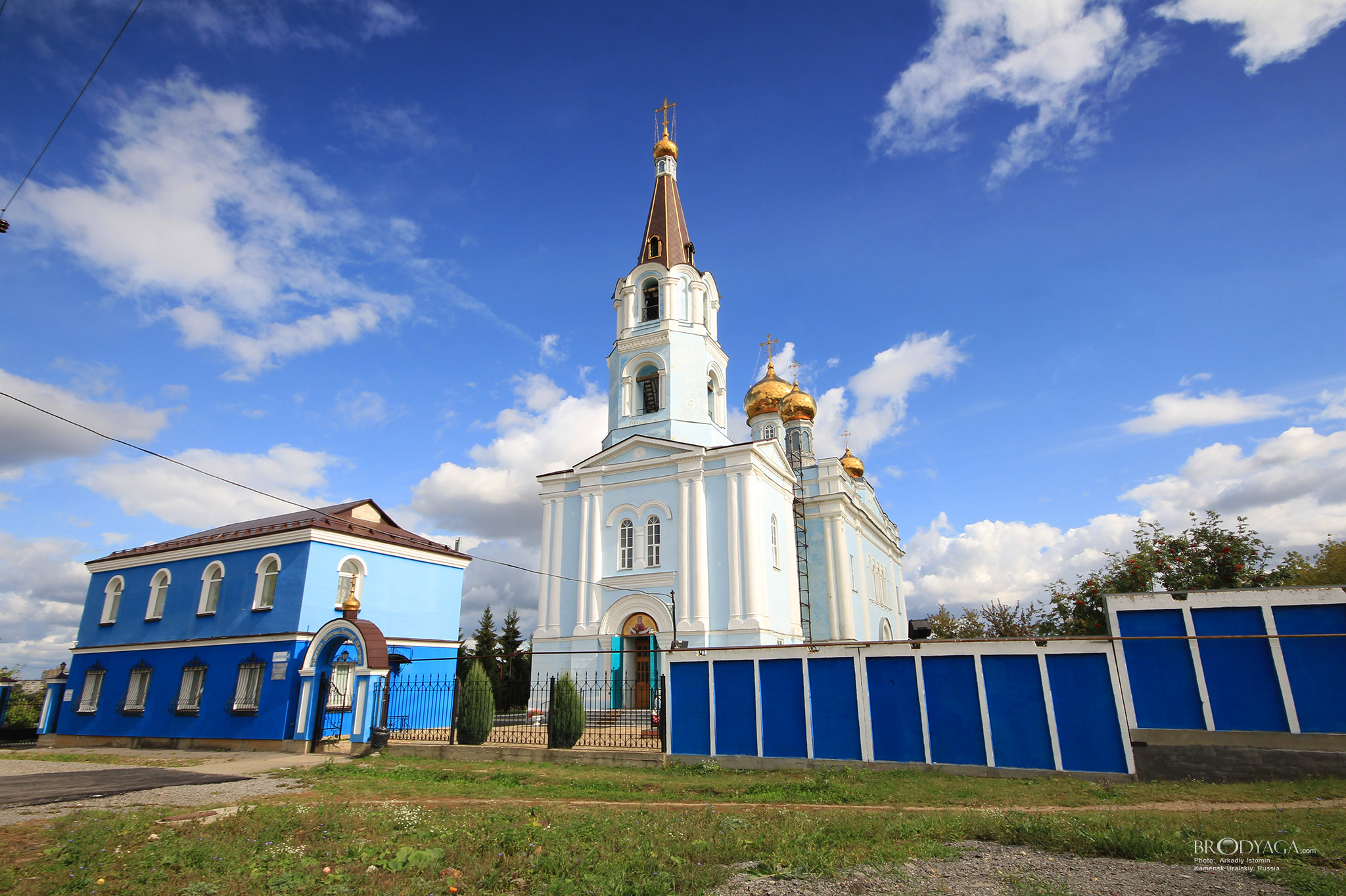 Церковь Покрова Пресвятой Богородицы, Революционная 45, Каменск-Уральский (Church of the Intercession of the Most Holy Mother of God, Revolucionnaya Str. 45, Kamensk-Uralskiy)